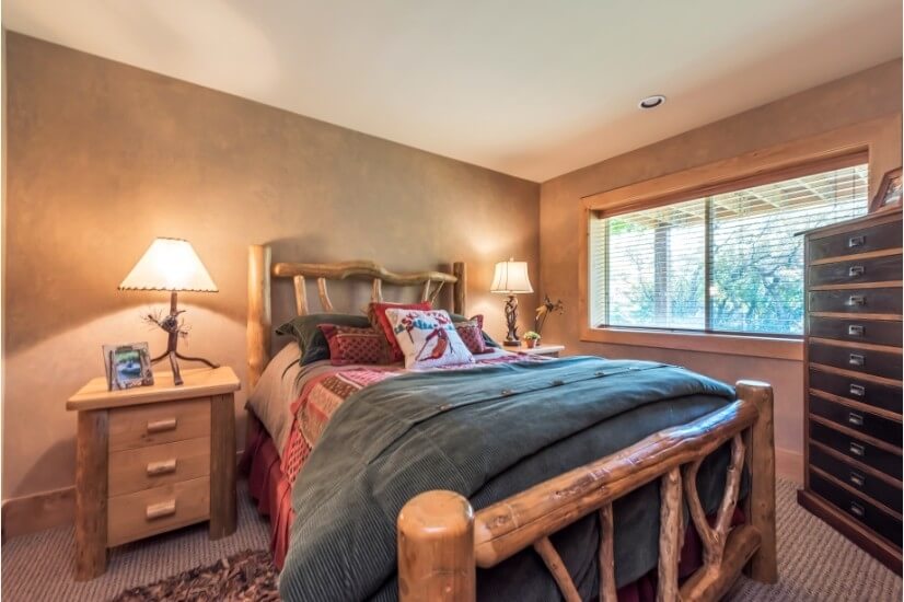 Queen size custom log furniture bedroom