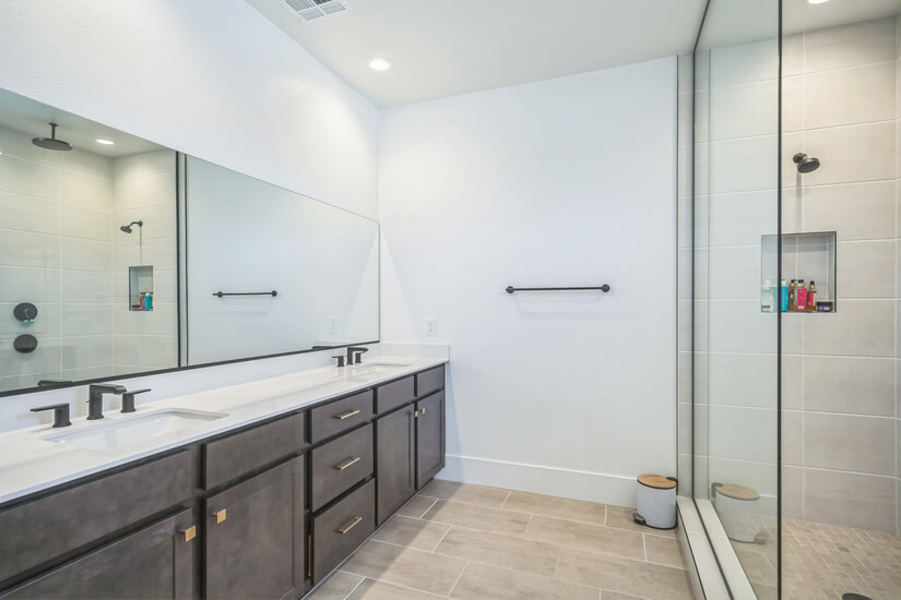 New 4BR Luxury Home with Amenities 