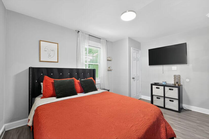 Urban Oasis 6 Min from Uptown Charlotte