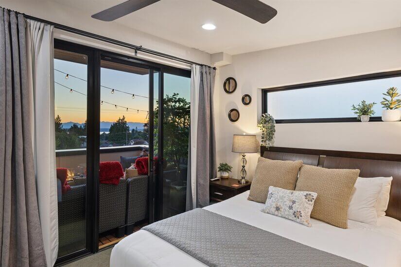 Spacious Luxury View TH  Near  Downtown