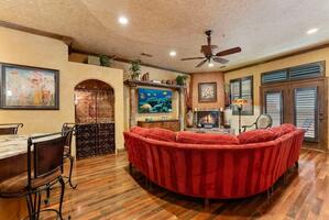 Spacious Townhouse in Arlington, Texas