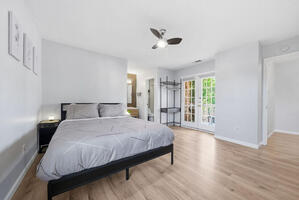 Master Bedroom w conformable queen bed