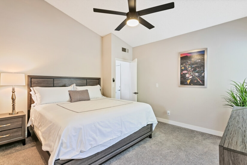 Master Room King Bed