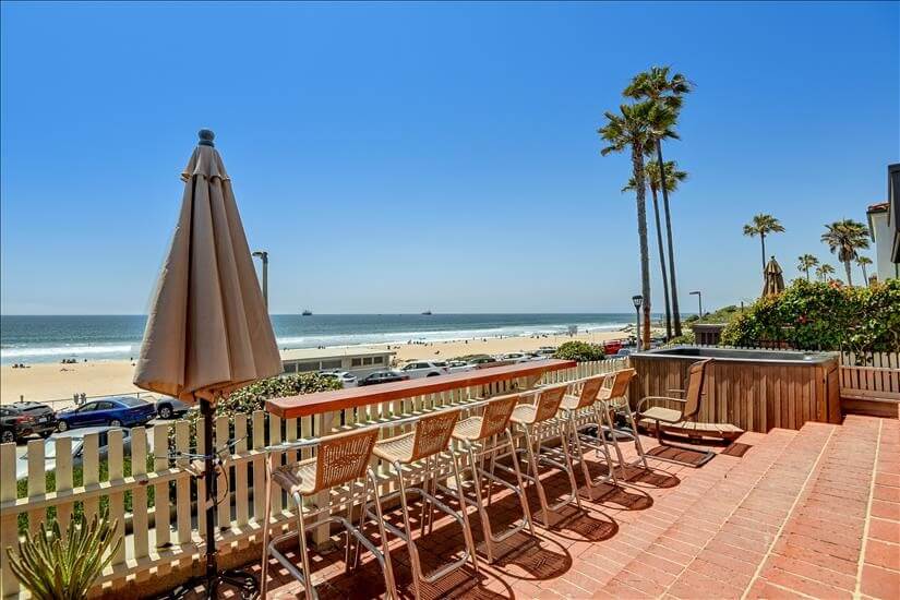 Furnished Beachside Rental at The Strand