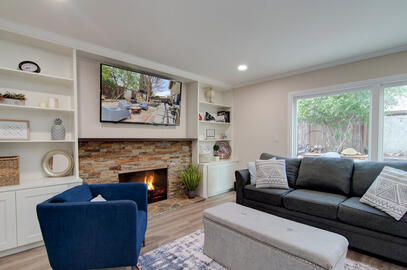 Relax with family while watching tv and fireplace on.