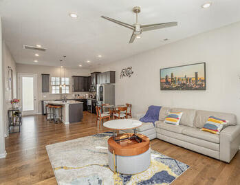 Large Living room/kitchen