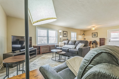 Private Entry, 2nd Floor Apt.