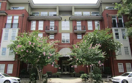 Welcome to 1320 Fillmore Avenue, apartment 320