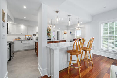 Breakfast/conversation