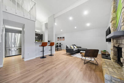 Spacious living room, high  ceiling
