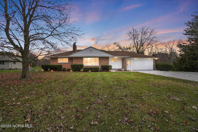 Spacious 4-Bedroom Executive Home on 1.05 Acr